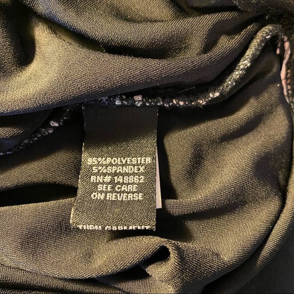 ✨torrid black floral ruched pencil skirt✨ - Picture 7 of 8